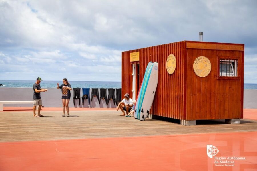 Madeira: surf lesson at Porto da Cruz - Instructors and safety: certified coaching that actually helps you stand
