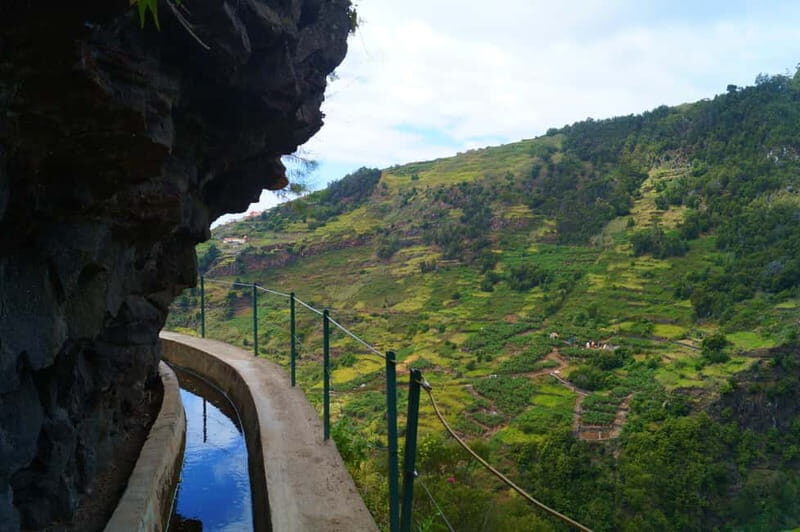 Madeira: Wet your hair in the amazing Levada Nova / Moinhos - How hard is this hike, really? Heights come first