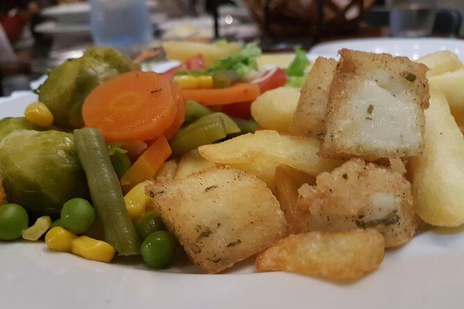 Madeiran Traditional Dinner - Pearl of the Atlantic at night: what this Madeiran dinner feels like