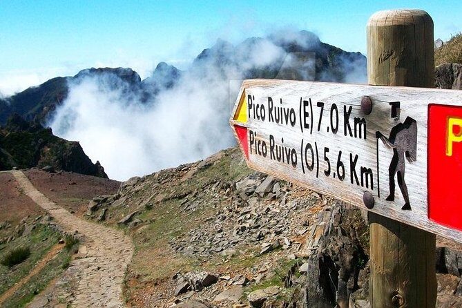 Magnificent East Tour - Pico do Arieiro: Short Stop, Big Views