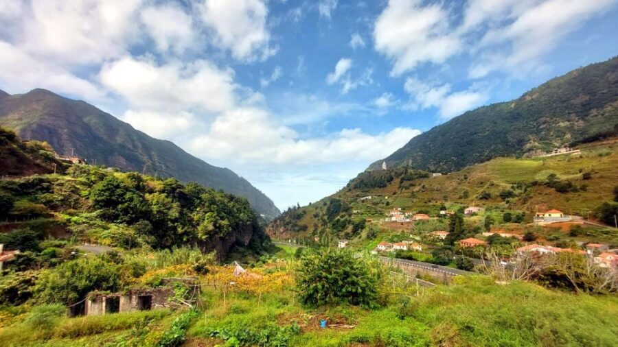 North Tour Private Half-Day: S. Vicente, Seixal & P. Moniz - Véu da Noiva viewpoint: Seixal’s waterfall moment