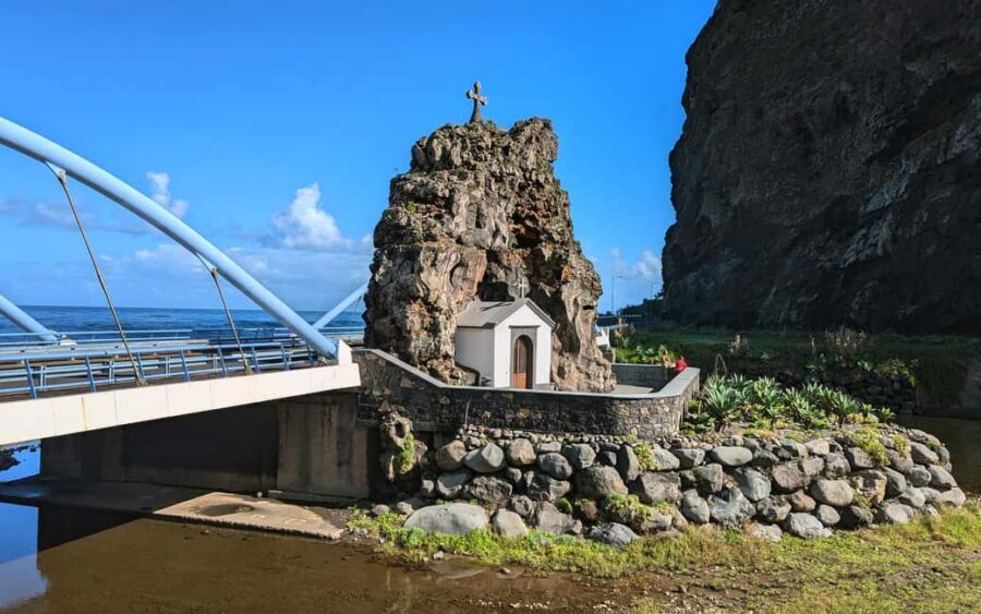 North Tour Private Half-Day: S. Vicente, Seixal & P. Moniz - São Vicente: the green valley stop with volcanic caves and pottery