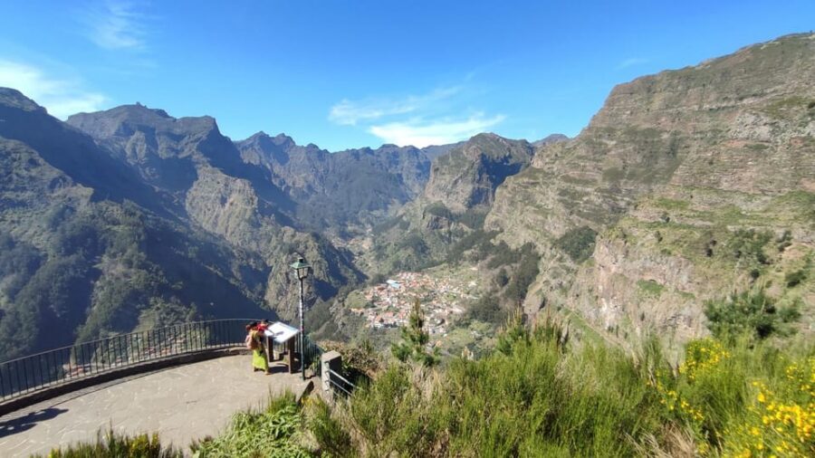 Nun's Valley & Pico dos Barcelos Madeira Island Tour - Eira do Serrado: the bird’s-eye view that makes the valley feel real