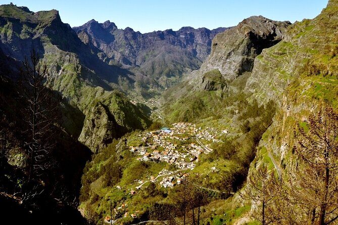 Nuns Valley Tour - Stop 1: Valley of the Nuns (Curral das Freiras) and the Replica House Visit