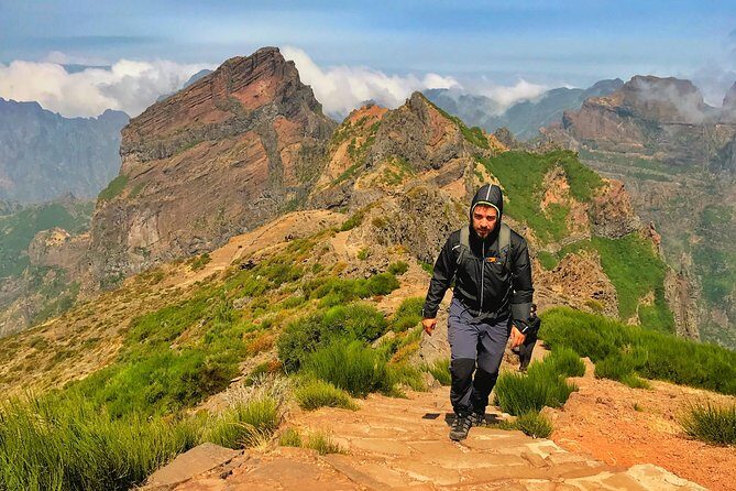 Pico do Areeiro to Pico Ruivo (PR 1) - Hiking Tour in Madeira - Ninho da Manta: where the views start stacking up