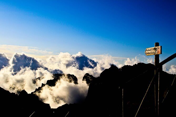 Pico do Areeiro to Pico Ruivo (PR 1) - Hiking Tour in Madeira - What you do at Santana and why it’s part of the day