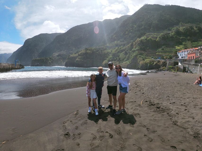 Porto Moniz Natural Pools and Waterfalls Private Tour - Câmara de Lobos Harbour: where the day begins with boats and sea air