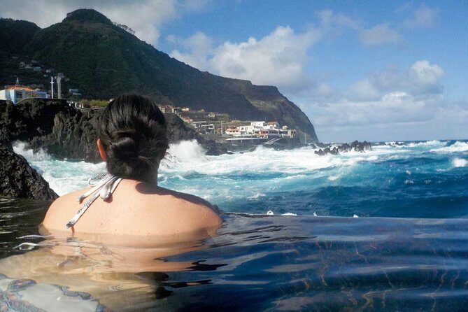 Porto Moniz - Natural Swimming Pools - Porto Moniz Natural Pools: why this swim stop is the point