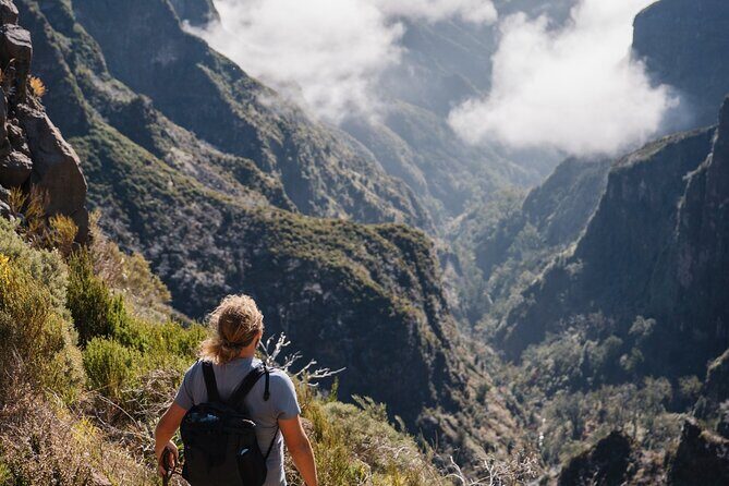 PR1 Pico do Arieiro Self-Guided Hiking Transfer (Morning slot) - Finishing at Funchal Ecological Park: Donkeys and Hot Chocolate