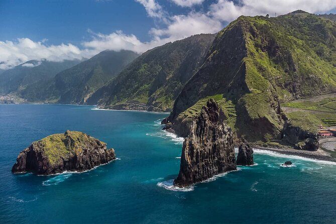 Private Full Day Tour by Jeep 4x4 West Side Madeira - Laurissilva forest with 4x4 off-roading: what you gain by not using a normal car