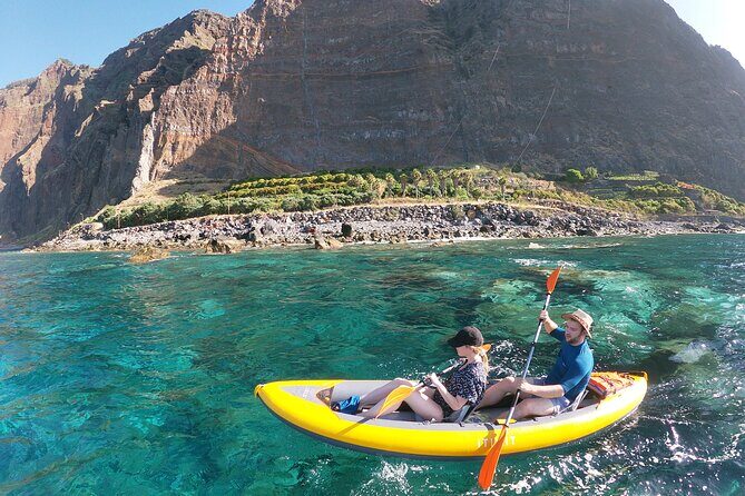 Private Kayak Tour & Snorkeling in Câmara de Lobos - Private guiding with Roberto’s style: safety, info, and space to breathe