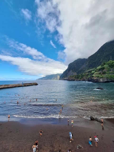 Private Madeira Highlights Full Day Tour - Seixal and the black sand moment: quick stop, strong contrast