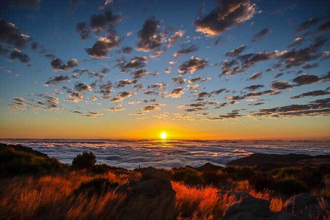 Private Sunrise Pico do Areeiro Half Day with easy levada walk - Miradouro do Guindaste Glass Skywalk Over the Sea