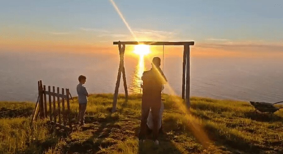 Private Swing Special place w/ Wine and Fruits 4x4 jipe tour - Duration and pacing: 4 hours that feel more like a moment than a commute