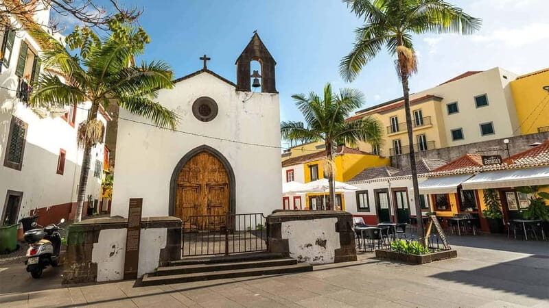 Private Vespa Tour Funchal & Câmara Lobos (3hrs) - Funchal Cathedral (Sé): a short guided visit with big payoff