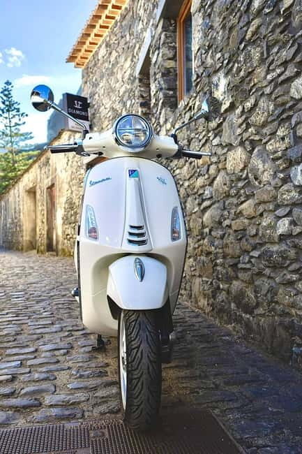 Private Vespa Tour Funchal & Câmara Lobos (3hrs) - Câmara de Lobos for one full hour: harbor feeling without rushing