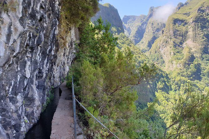 Queimadas-Caldeirão Verde - Stop: Green Cauldron (Caldeirão Verde) and the swim question