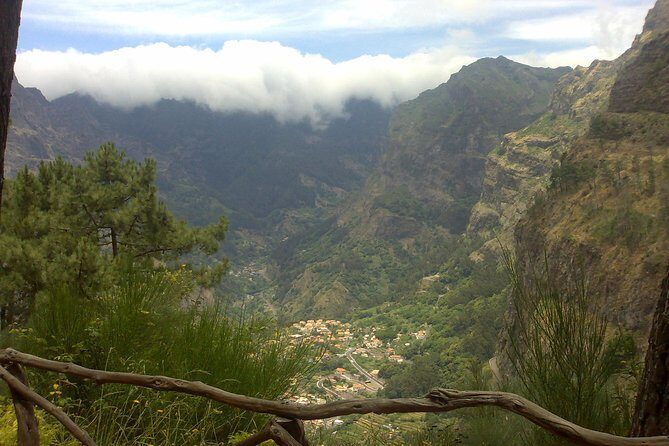 Scenic Route - Nuns Valley Tour - Valley of the Nuns: Curral das Freiras village time