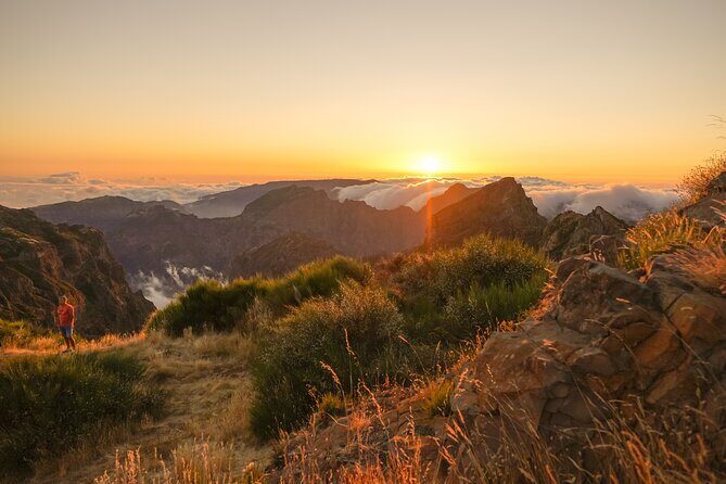 Sunset Tour @ Pico Do Areiro | Half Day 4x4 Tour - What to bring for a cold mountain sunset (based on what happens up there)