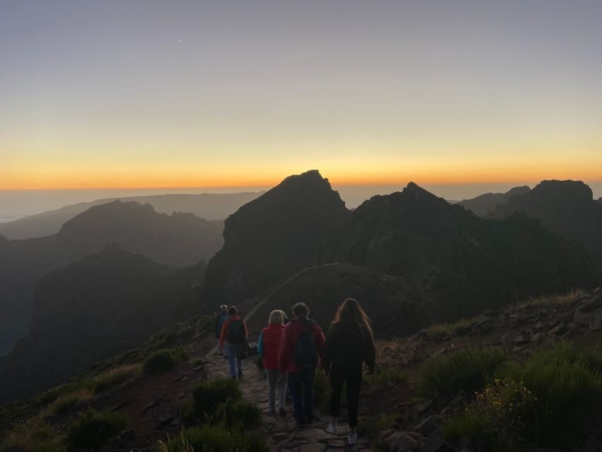 Transfer from Pico do Areeiro to Achada do Teixeira - Timing matters: 3 departures per day and the on-time rule
